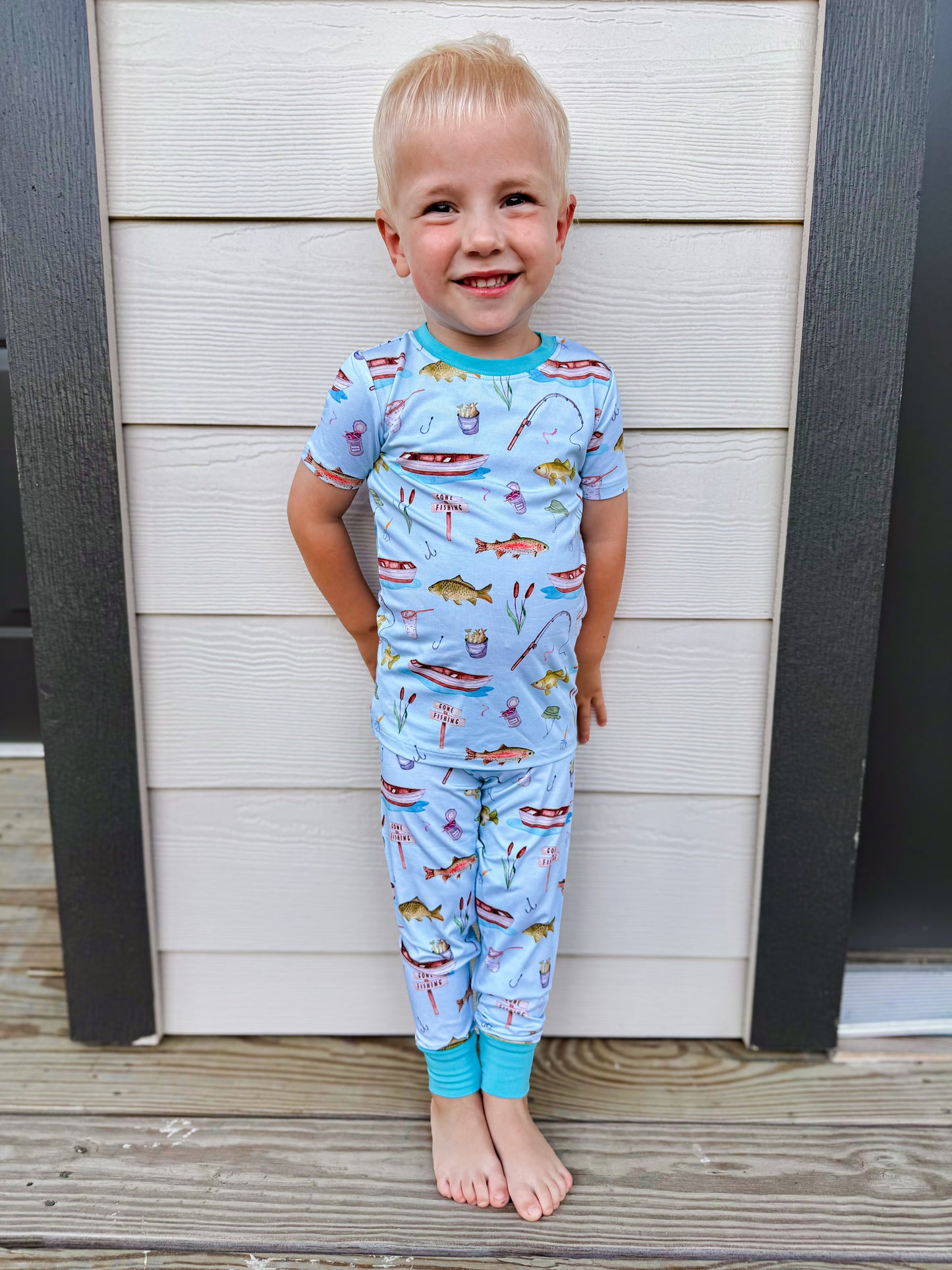 BOATS & BOBBERS SHORT SLEEVE SLEEPY SET