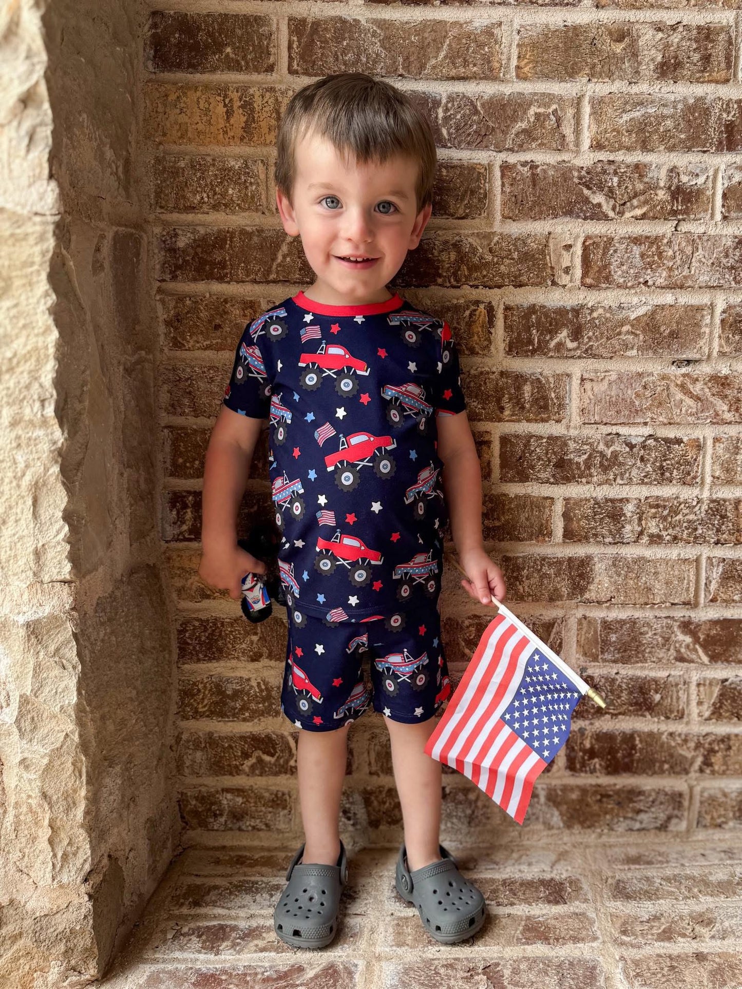 TRUCKIN' FREEDOM SHORTS SLEEPY SET