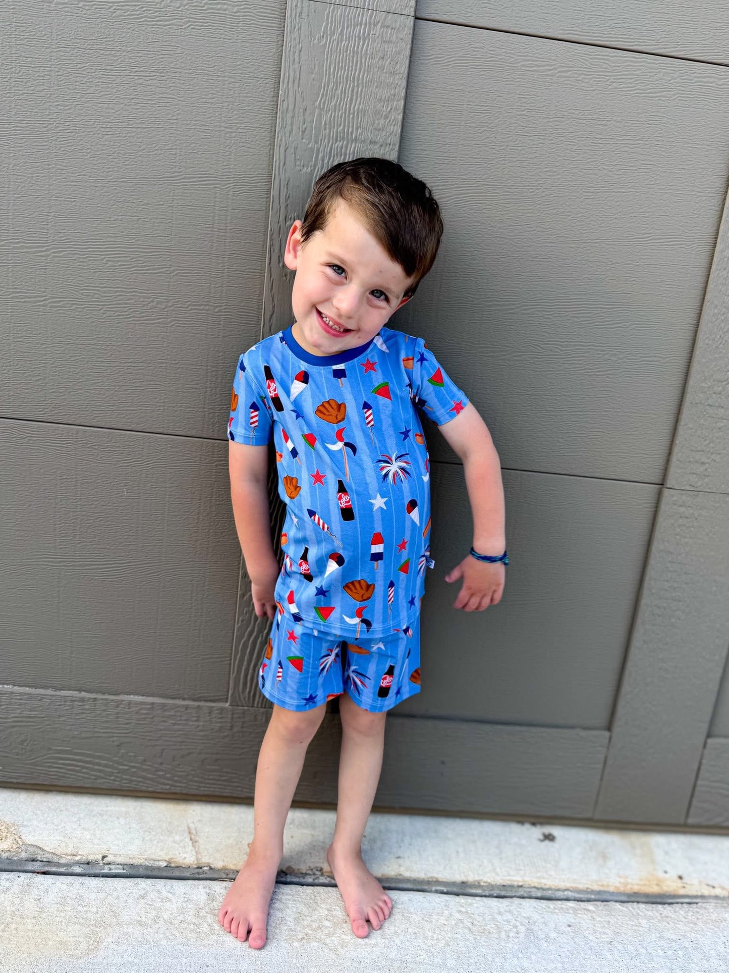 RED, WHITE & BBQ SHORTS SLEEPY SET