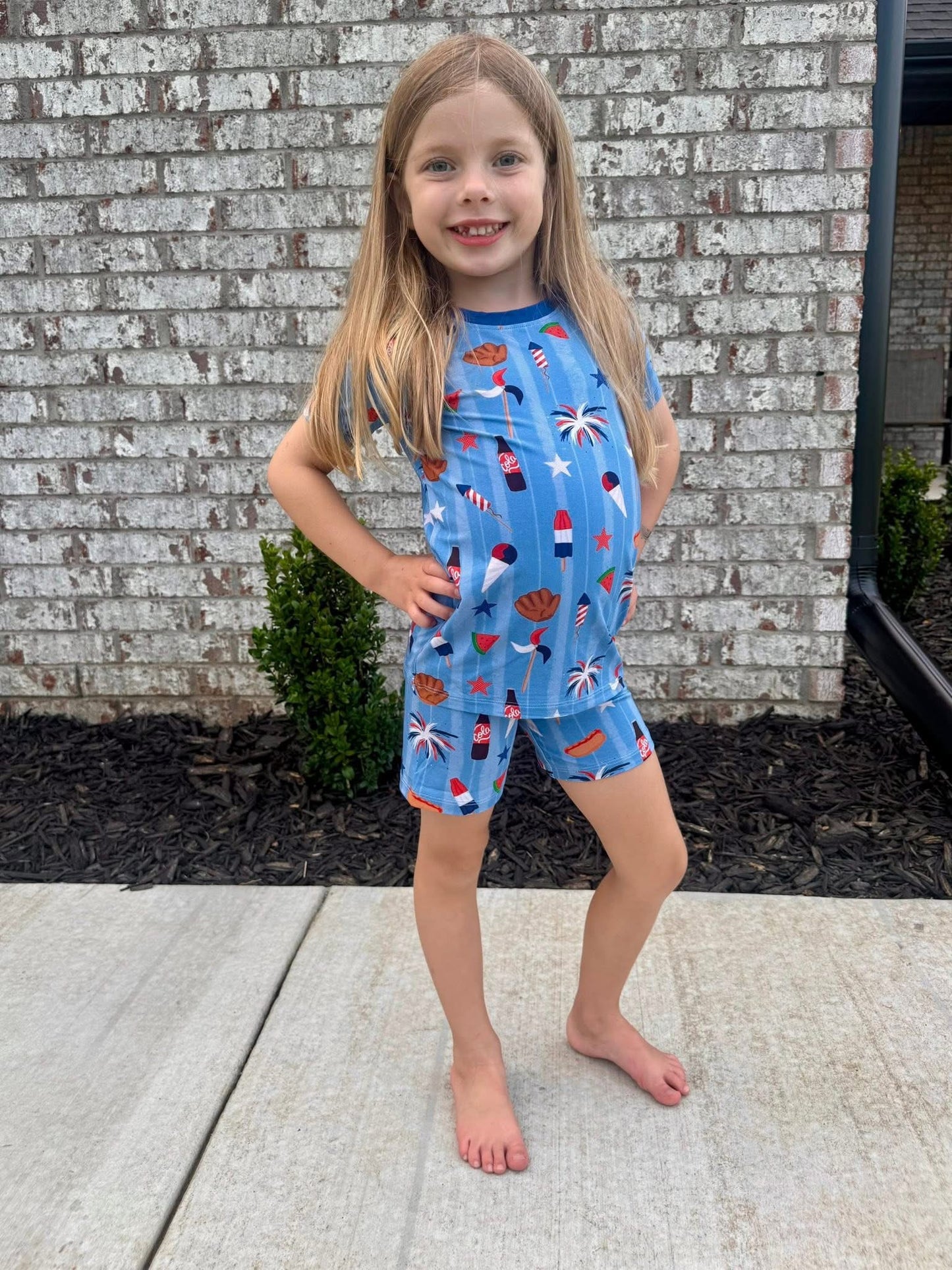 RED, WHITE & BBQ SHORTS SLEEPY SET