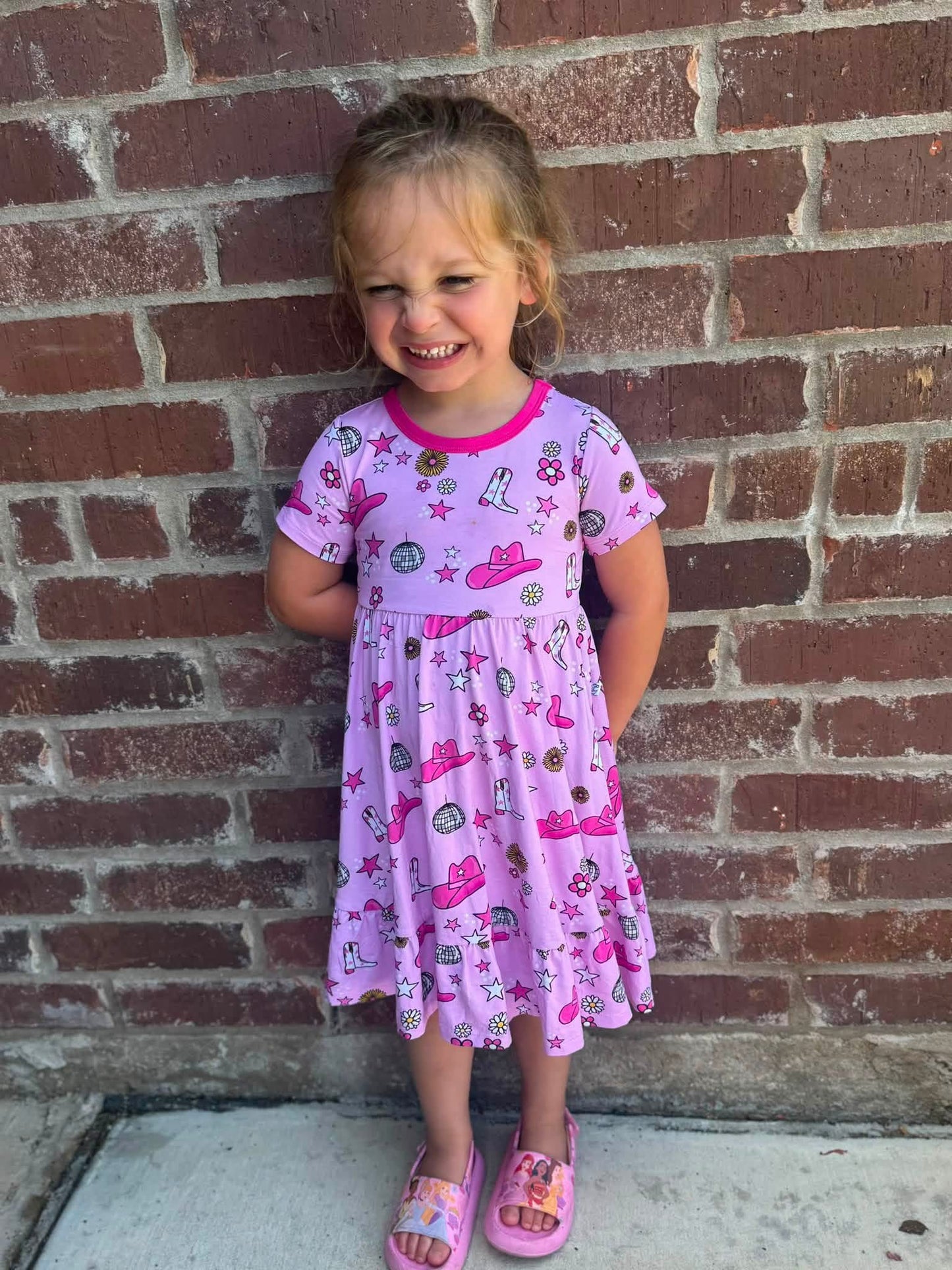 SAVVY'S ROUND-UP TWIRL