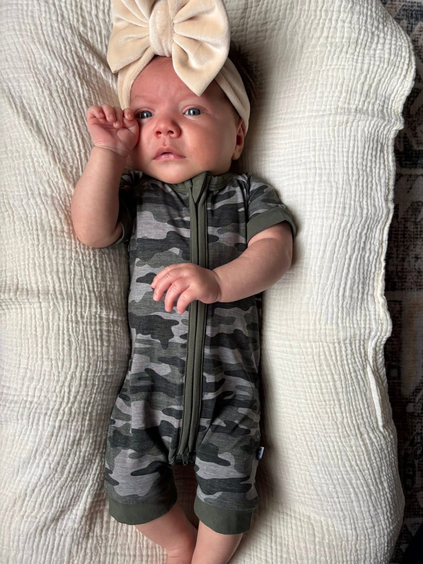 CAMO SHORTIE ZIP