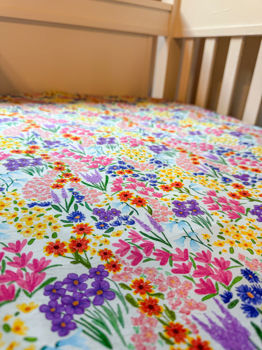 MAGGIE’S MEADOW CRIB SHEET