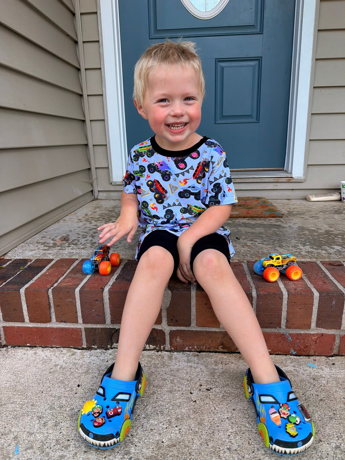 TRUCK YEAH BOXY TEE + BIKERS