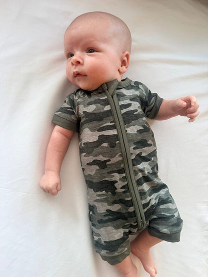 CAMO SHORTIE ZIP