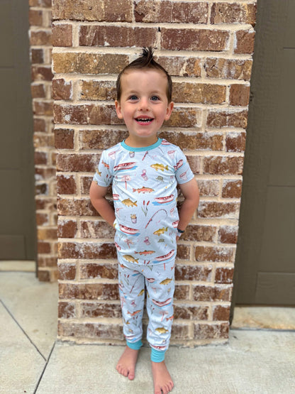 BOATS & BOBBERS SHORT SLEEVE SLEEPY SET