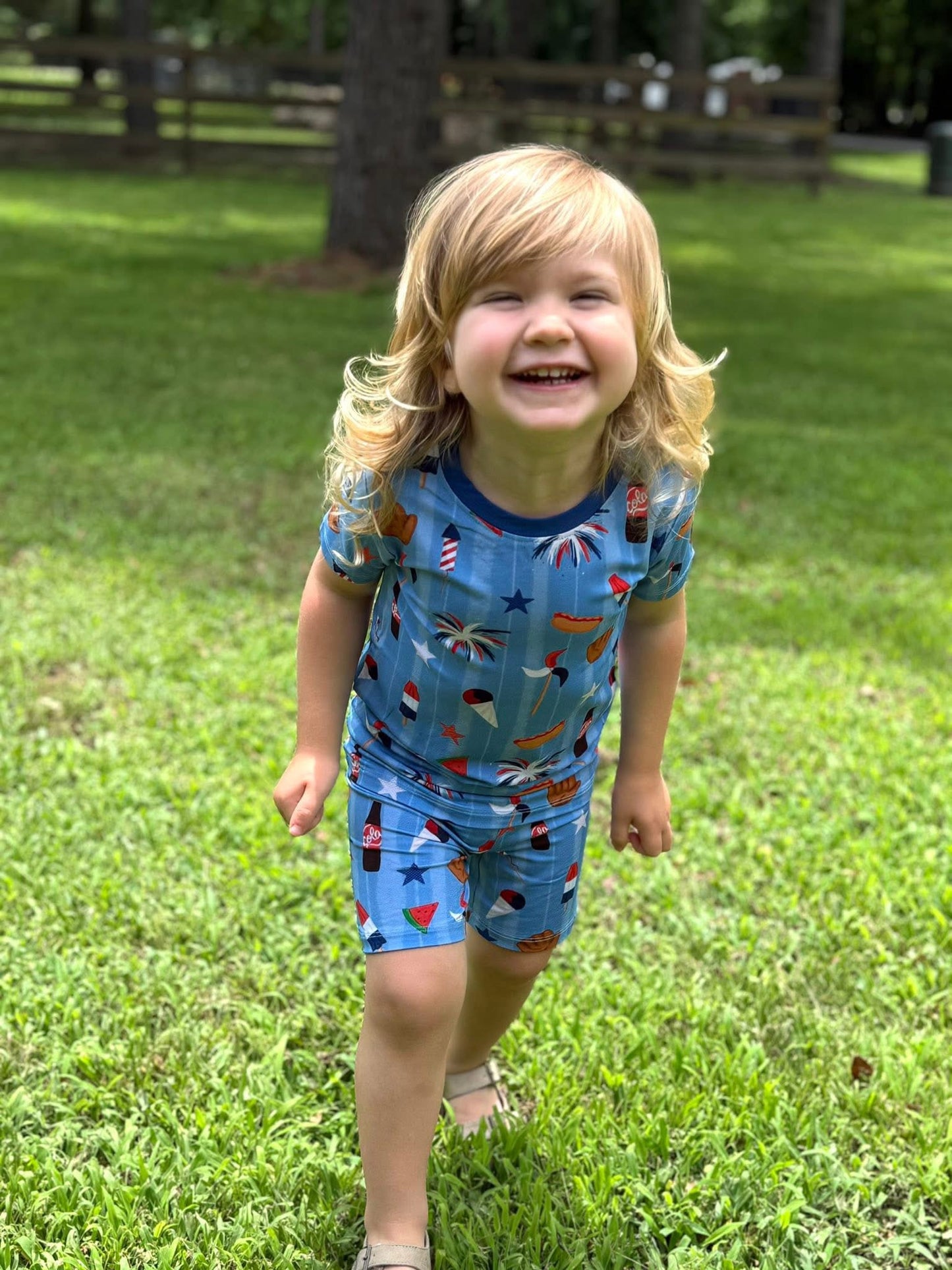 RED, WHITE & BBQ SHORTS SLEEPY SET