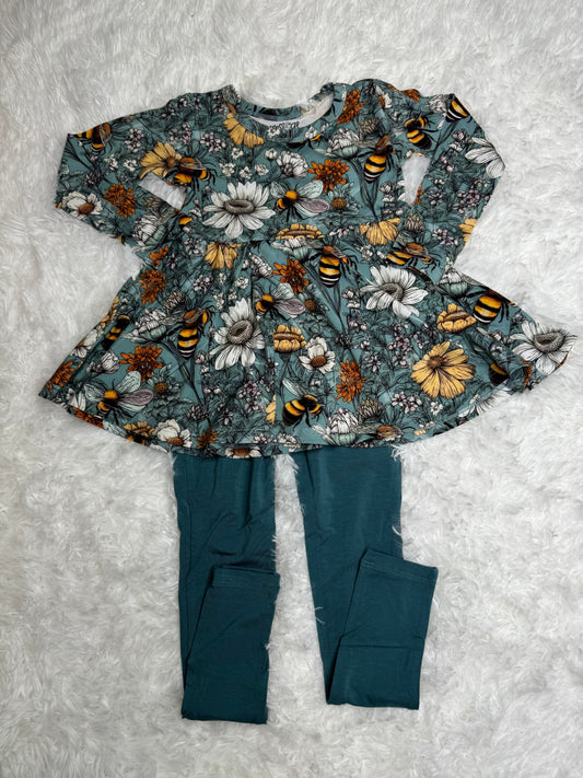 BUZZIN' BLOOMS PEPLUM + LEGGINGS