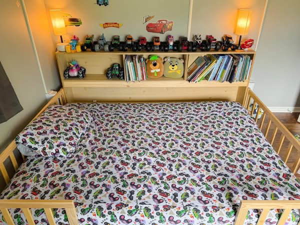 TRUCK YEAH TWIN SHEET + PILLOW CASE
